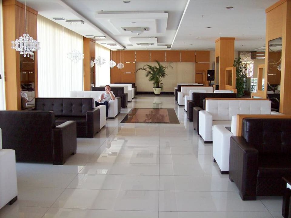Lobby Hotel Sidekum