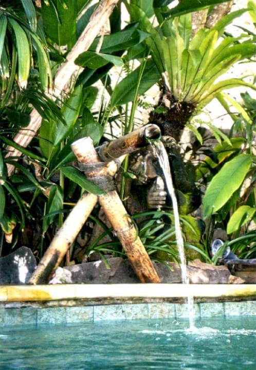 Japanisches Shinto-Flair am Alamanda Pool Jamahal Private Resort & Spa