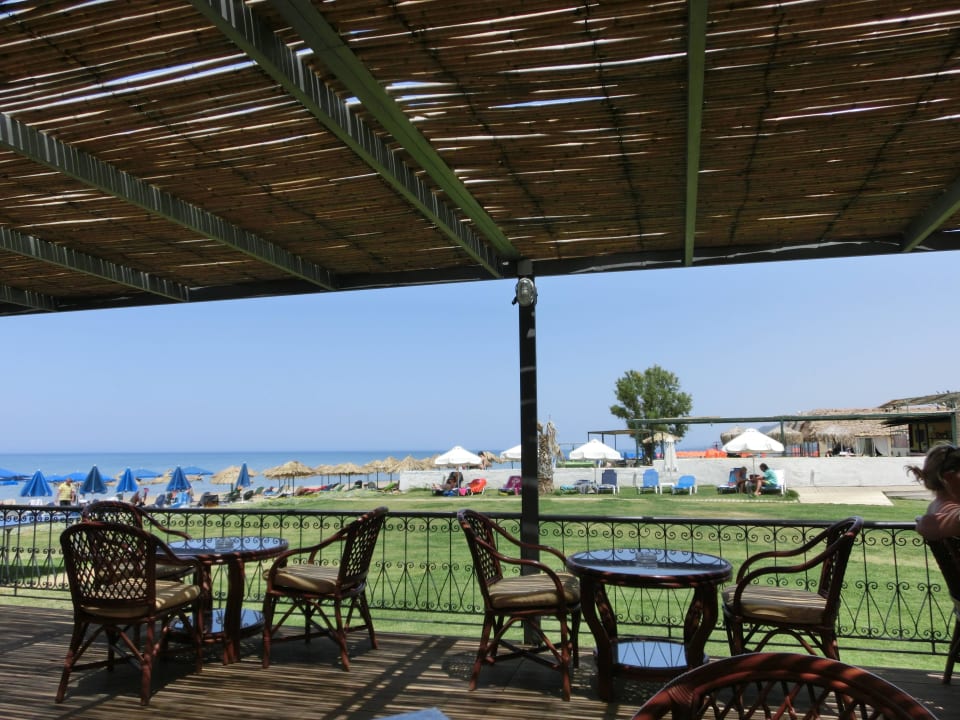 Poolbar                      HARPIN Happy Days Beach Hotel