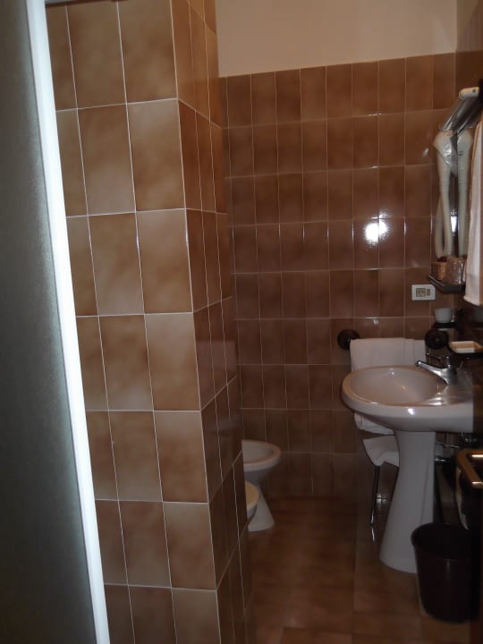 Fast schon Retro aber sauber Sun Lake Hotel