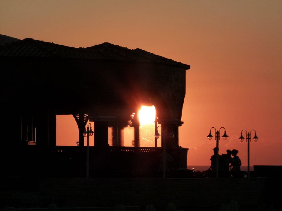 Sonnenaufgang Hotel Kalithea Horizon Royal