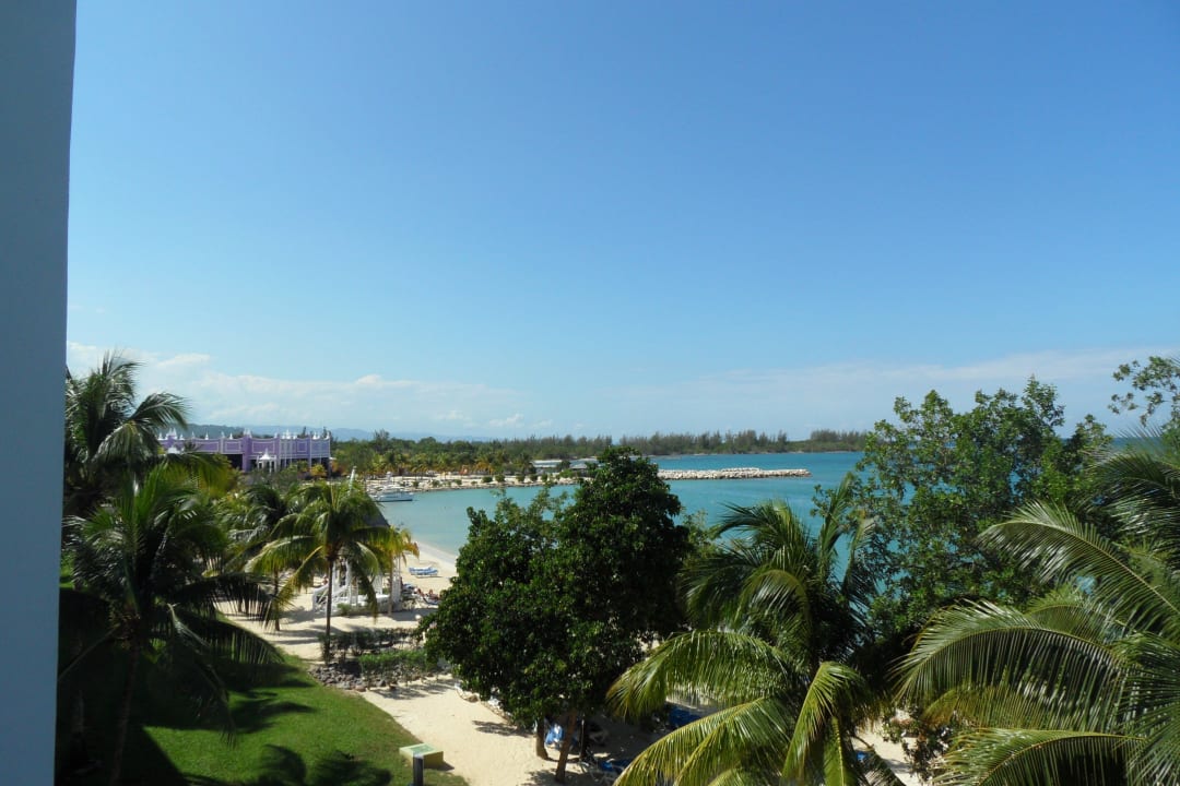 Blick vom Zimmer zum Strand Riu Montego Bay - Adults Only