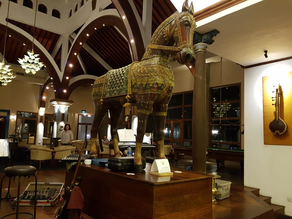 Gastro Royal Palms Beach Hotel