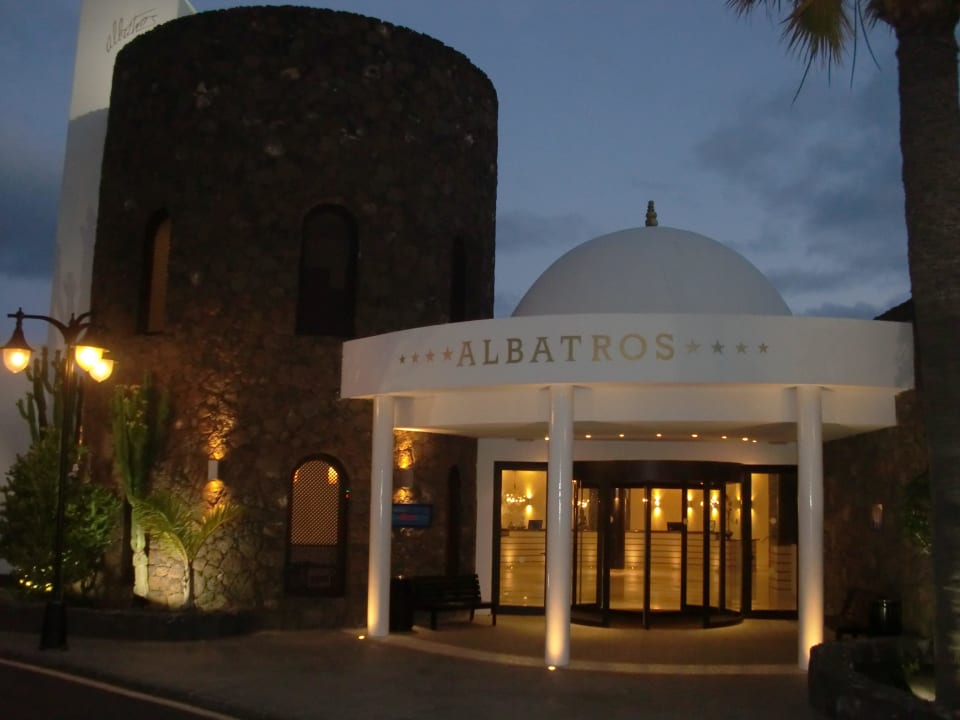 Hoteleingang allsun App.-Hotel Albatros