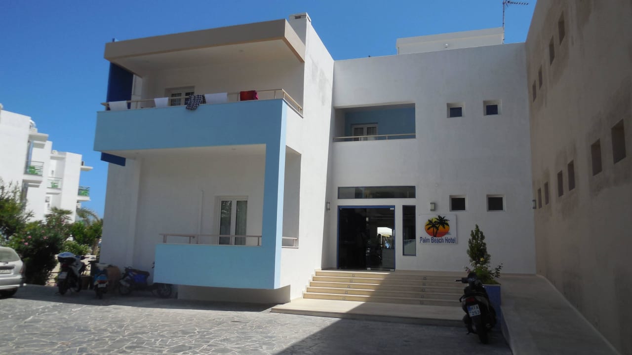 Hoteleingang Straßenseite Zeus Hotels Palm Beach