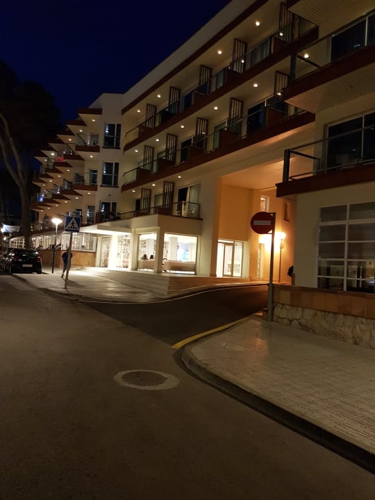 Außenansicht Hotel Clumba