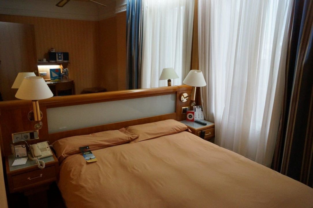 Стандартный номер Senator Gran Vía 70 Spa Hotel