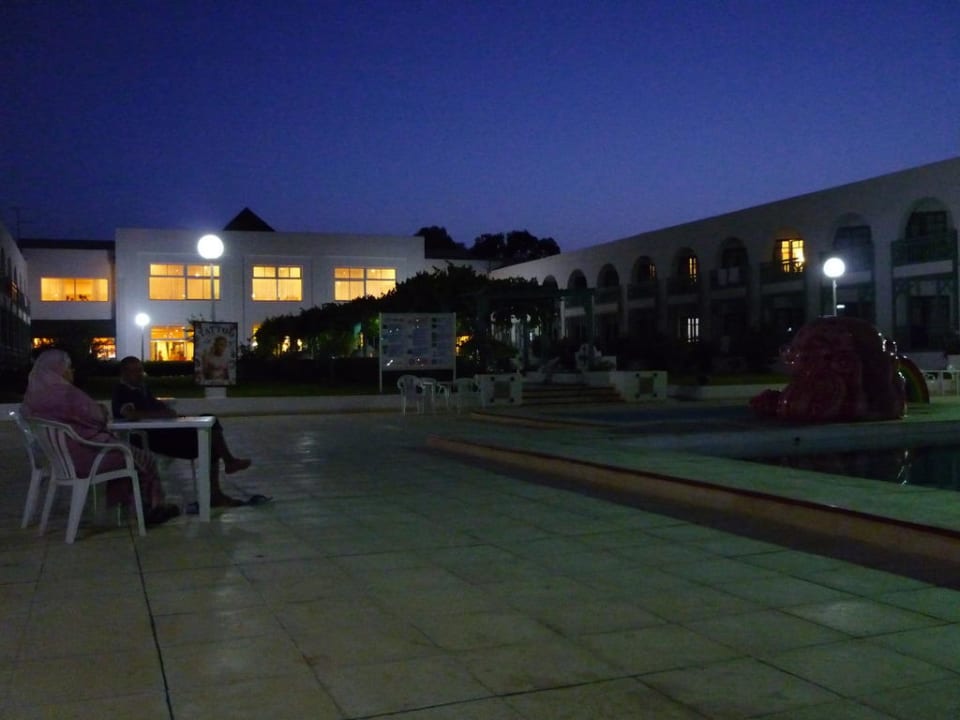 Pool Blick zur Hotellobby Hotel El Mouradi Cap Mahdia