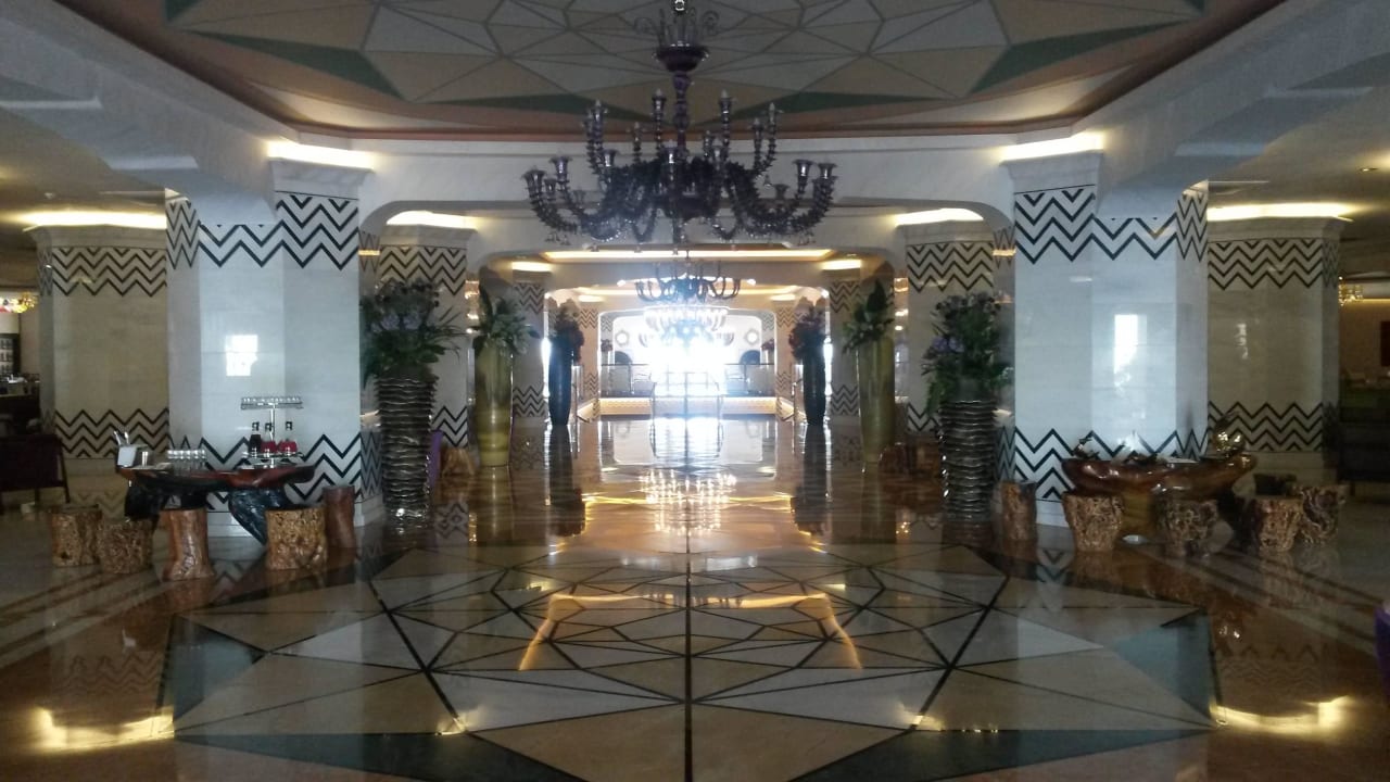 Der Eingangsbereich Royal Taj Mahal Hotel