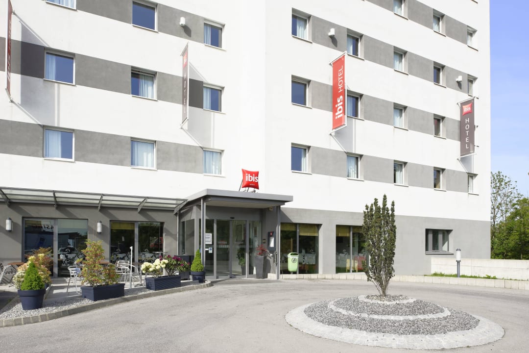 Eingang Hotel Ibis Fribourg