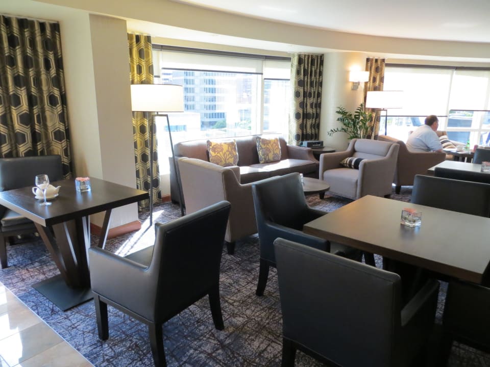 Gold Lounge Hotel The Fairmont Waterfront