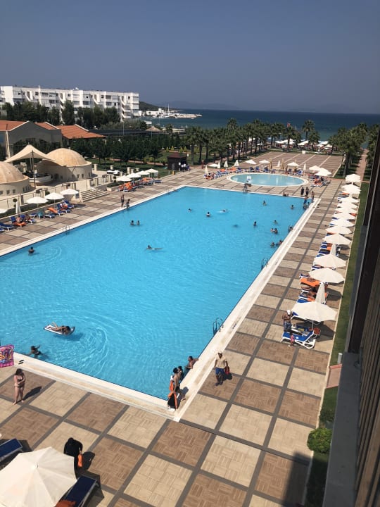 Pool Radisson Blu Resort & Spa Cesme