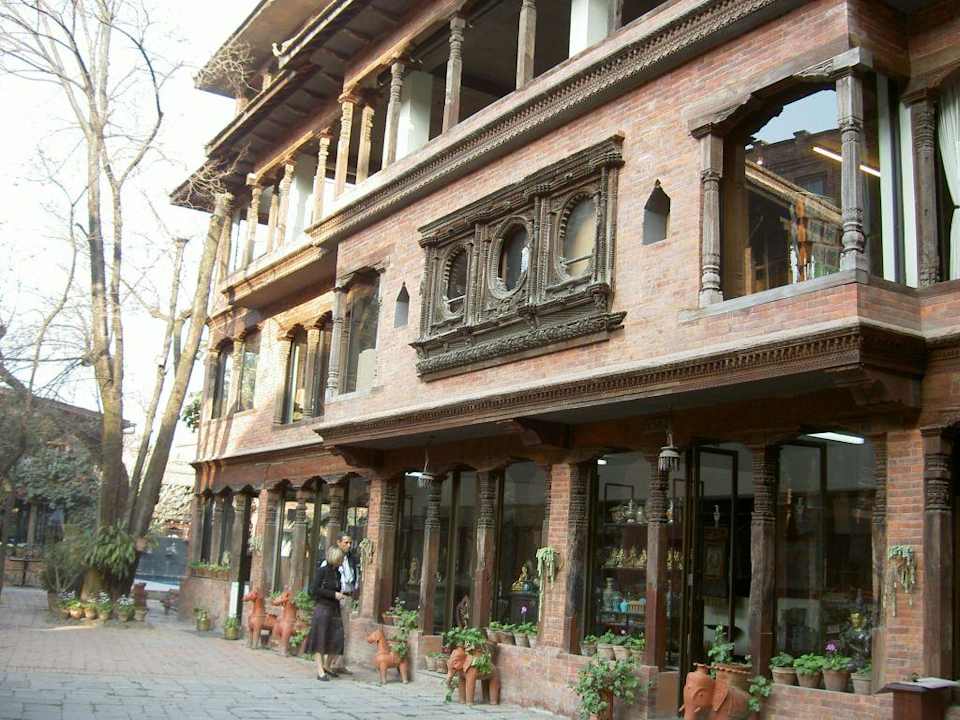 Blick zum Souvenirladen Dwarikas Hotel