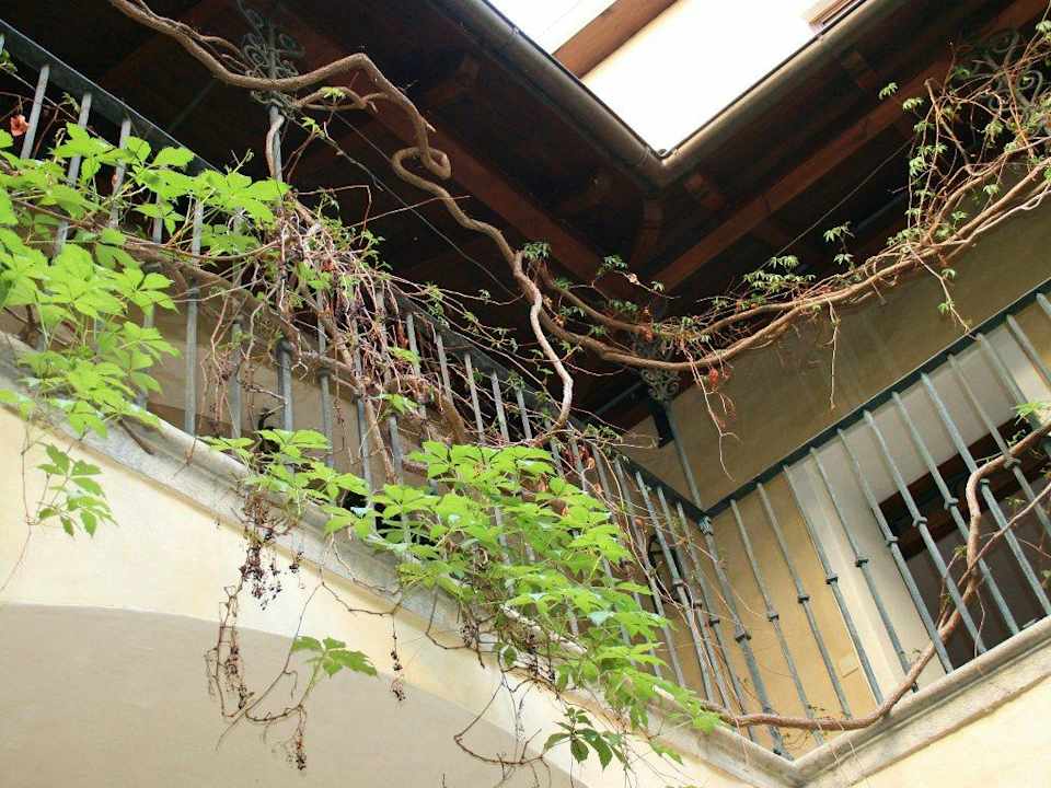 Arkaden-Hof, Aufgang zu den 14 Zimmern Hotel Burg Oberranna