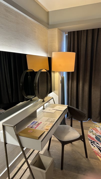 Zimmer Acanthus Cennet Barut Collection