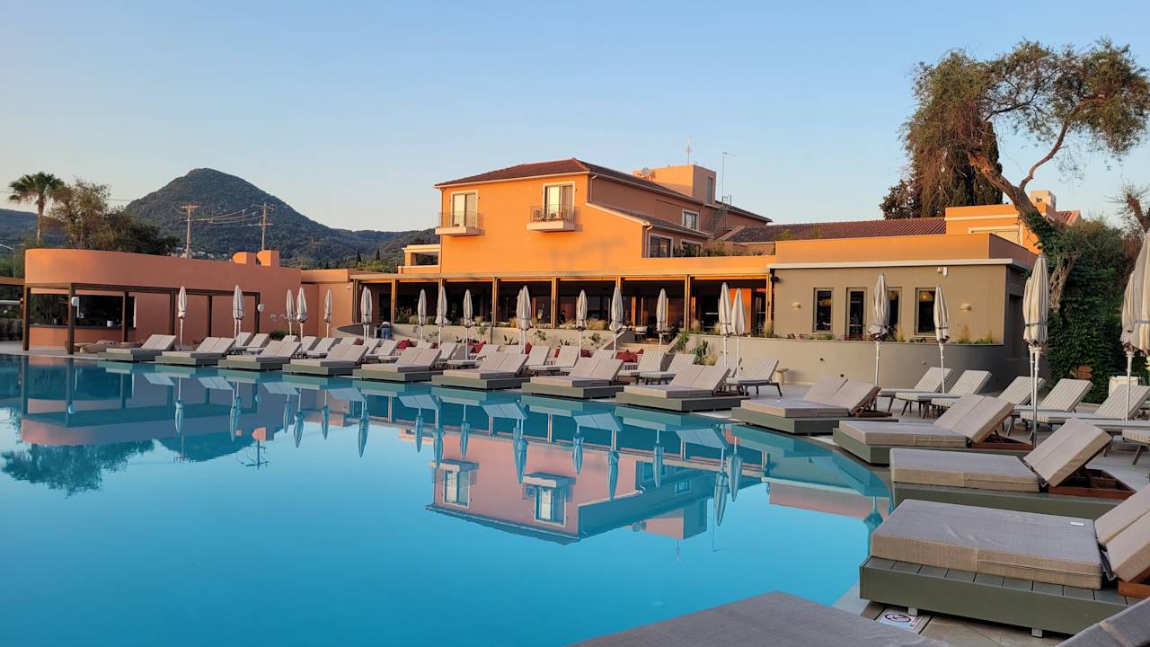 Pool Sentido Apollo Palace