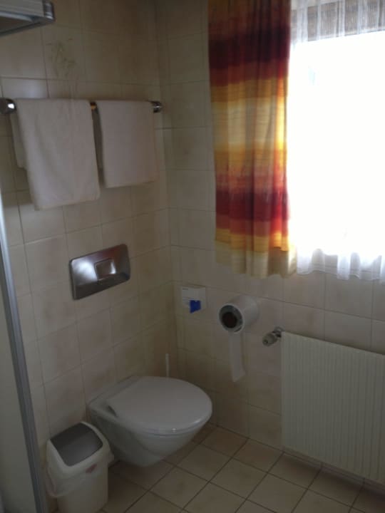 Sauberes Bad Hotel Salzburgerhof