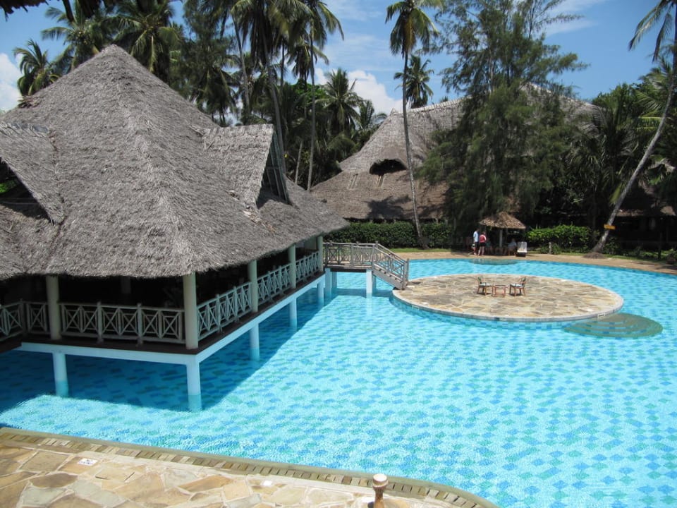 Gepflegter, großer Pool Neptune Palm Beach Boutique Resort & Spa