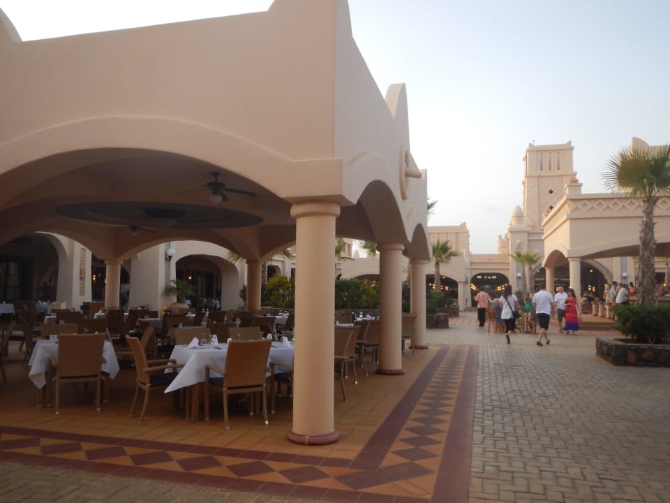 Hauptrestaurant Außenbereich Hotel Riu Touareg