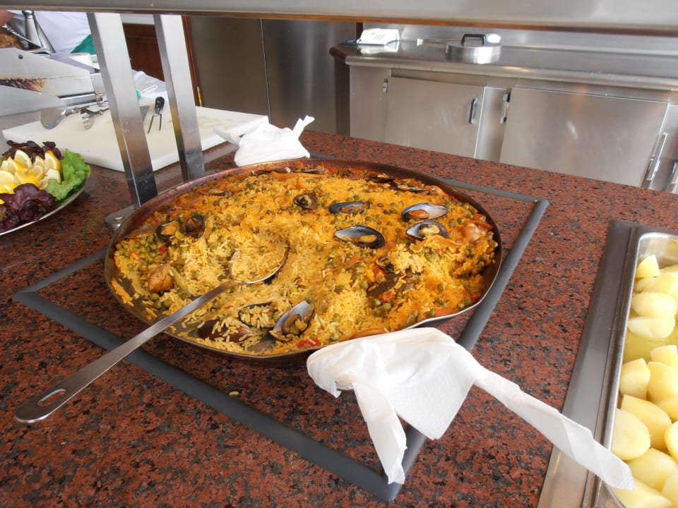Smaczna paella Hotel Atlantic El Tope
