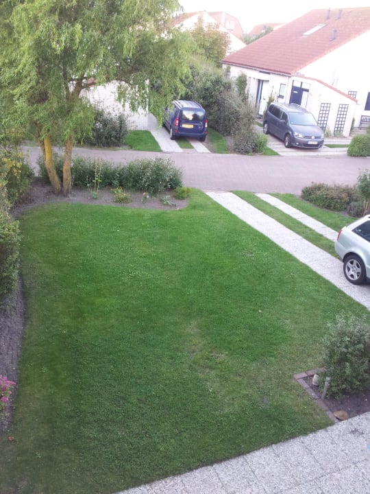 Blick auf Garten vorne Landal Beach Resort Ooghduyne