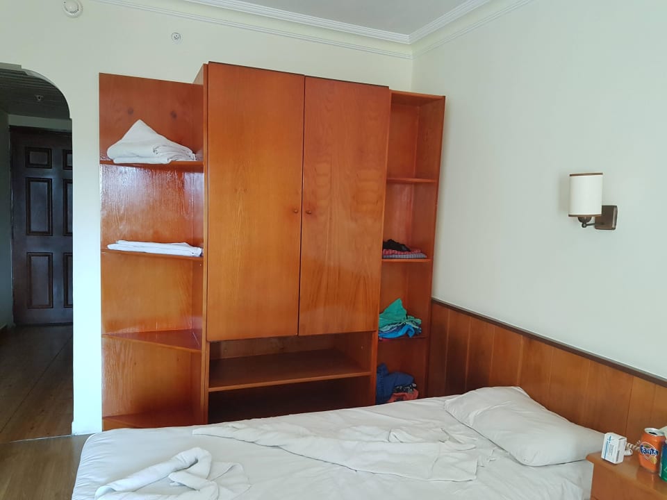 Schrank Doris Aytur Hotel