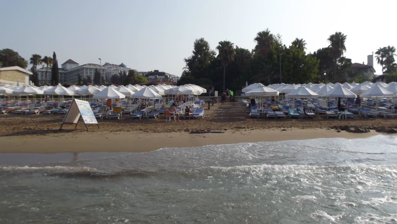 Der flachabfallende Strand Hotel Sirma