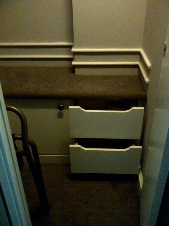 Kleiderschrank Hyatt Regency Köln