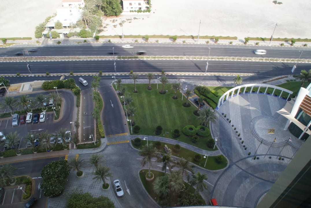 Ausblick von 19 Etage, auf Einfahrt zur Jumeirah Jumeirah Beach Hotel