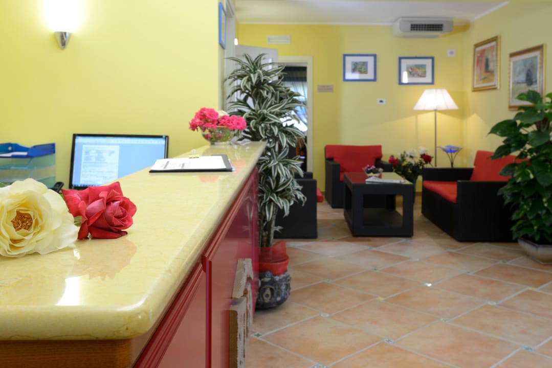 Reception Hotel Sa Cheya