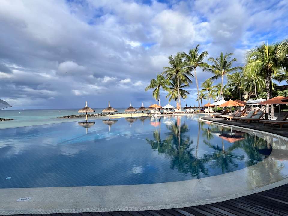 Pool Sands Suites Resort & Spa