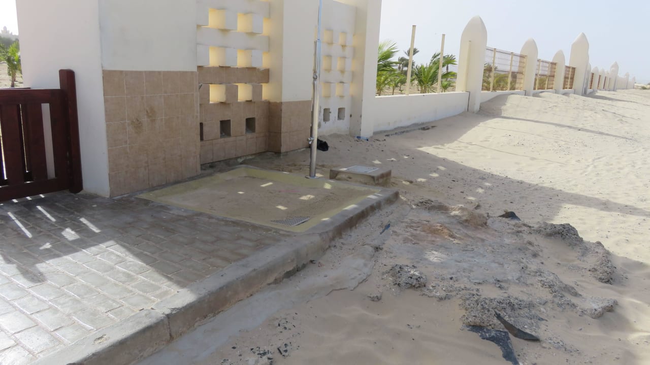 Dreckig und nicht benutzbar. Unfallgefahr!! Hotel Riu Karamboa
