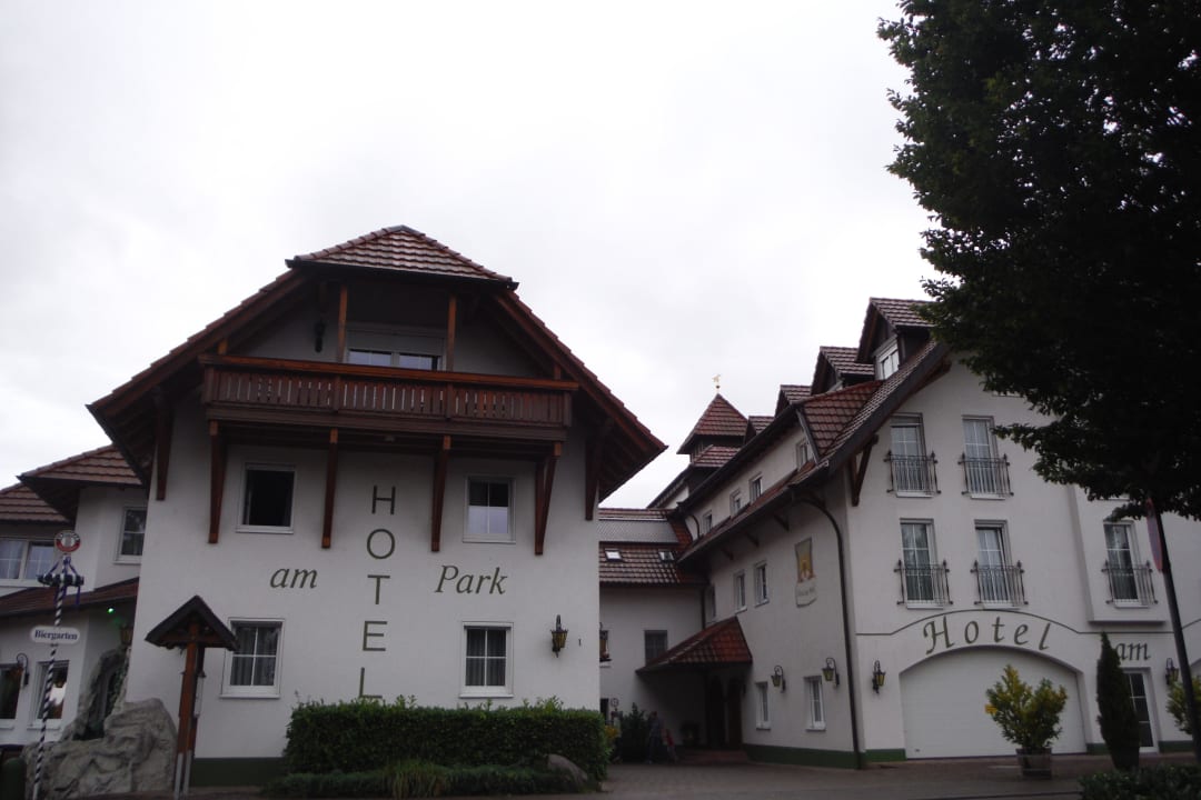 Frontansicht Hotel am Park