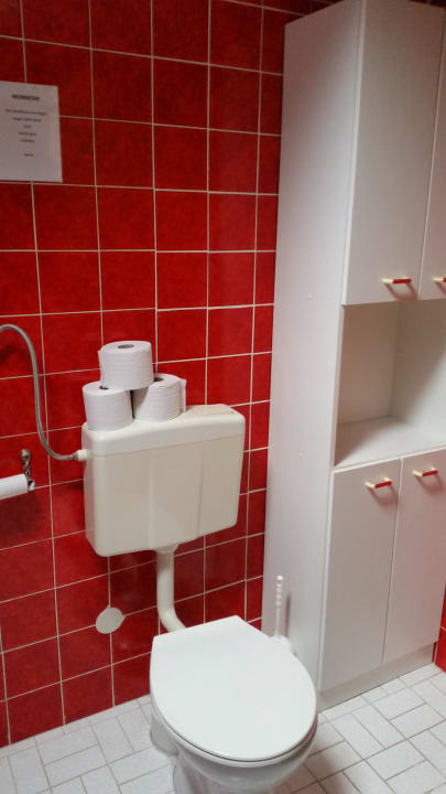 Rote Fliesen Hotel Müllneralm - das Hundeparadies