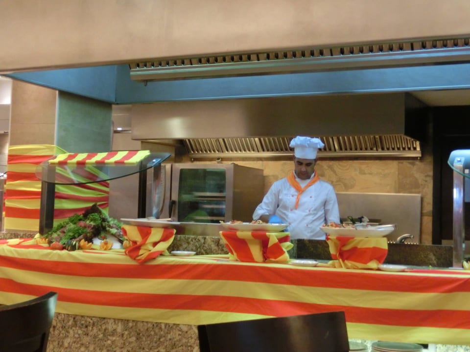 Showcooking im Hauptrestaurant Hotel Condesa