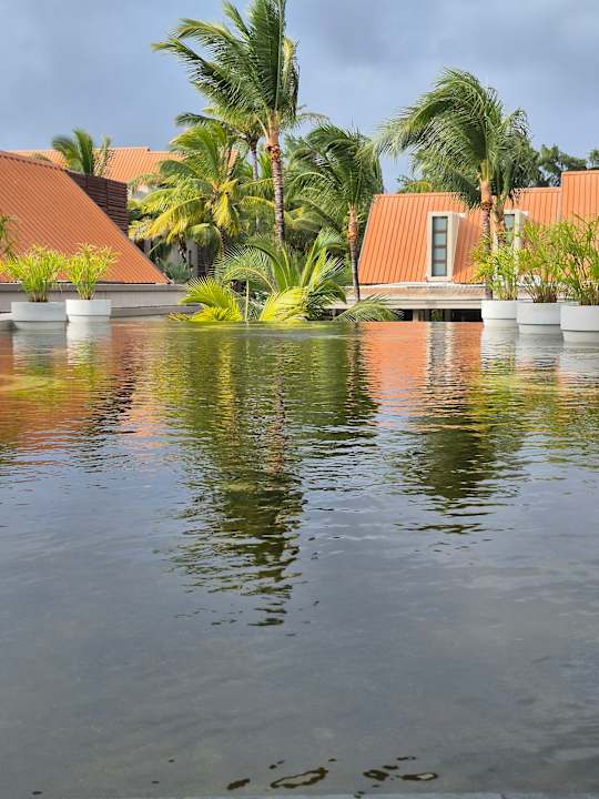 Ausblick Crystals Beach Resort Belle Mare, a member of Radisson Individuals
