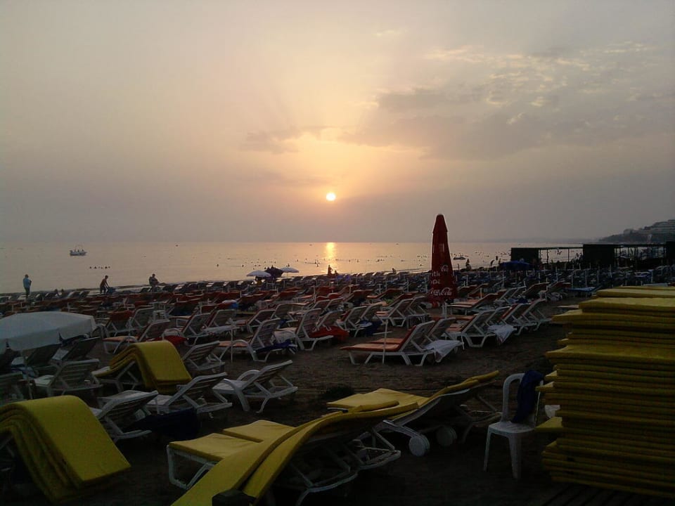 Sonnenuntergang  Trendy Side Beach Hotel - Adults only