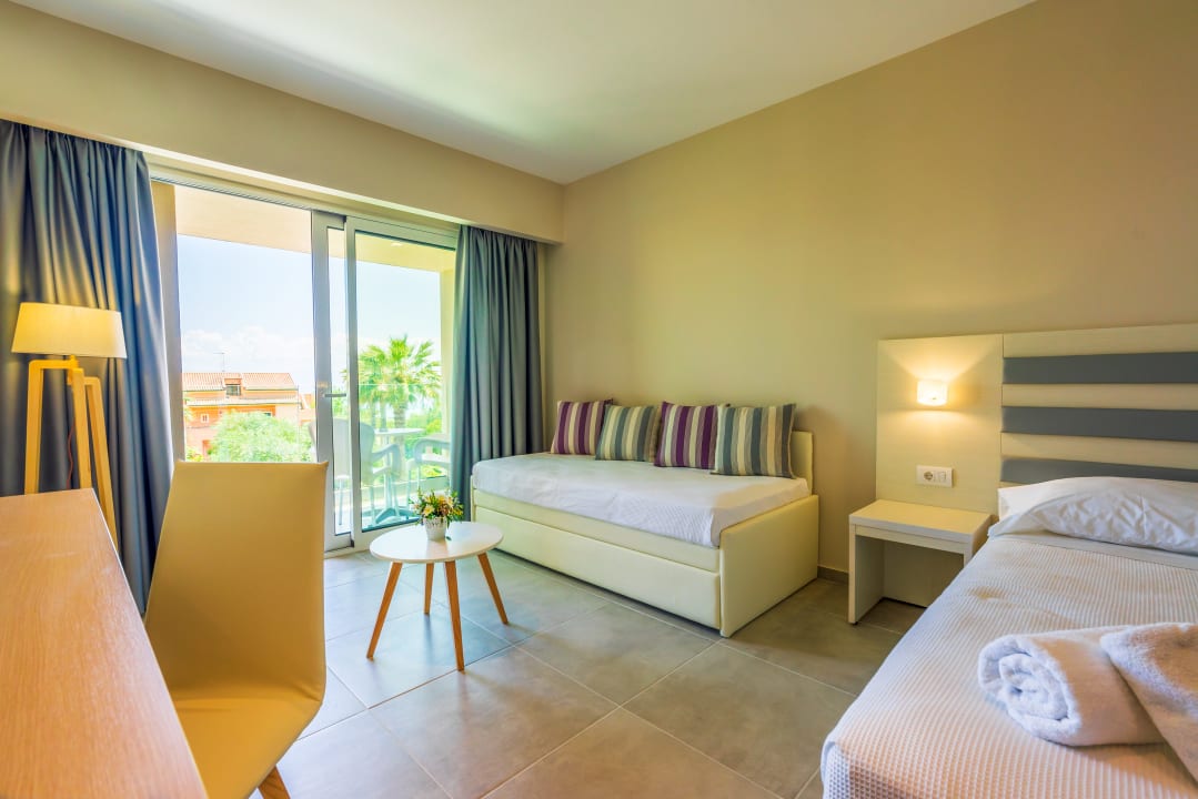 Zimmer CNic Gemini Hotel