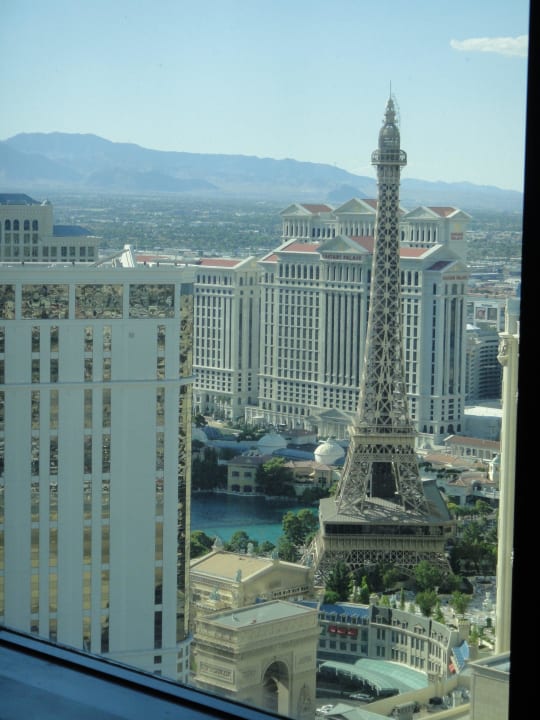 58. Etage mit Blick auf den Eiffelturm von Vegas Hotel Elara - a Hilton Grand Vacations Hotel Center Strip