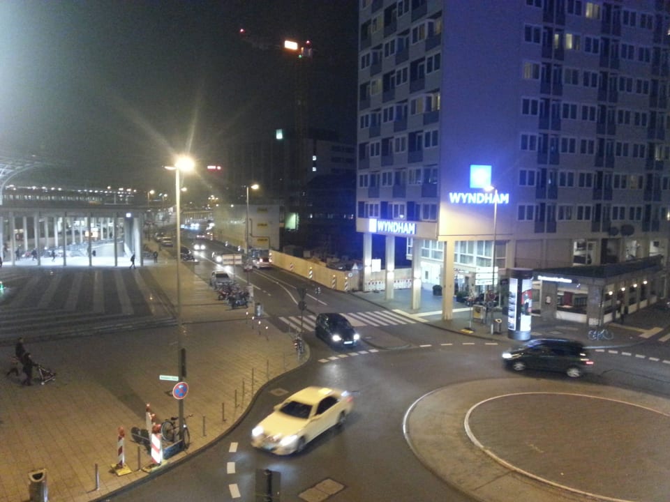 Kreisverkehr am Bahnhofsvorplatz Kommerzhotel Köln