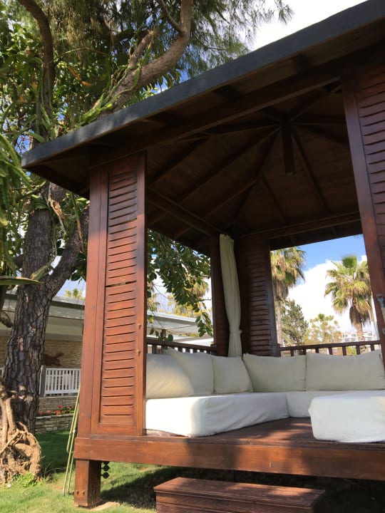 Gartenanlage Acanthus Cennet Barut Collection