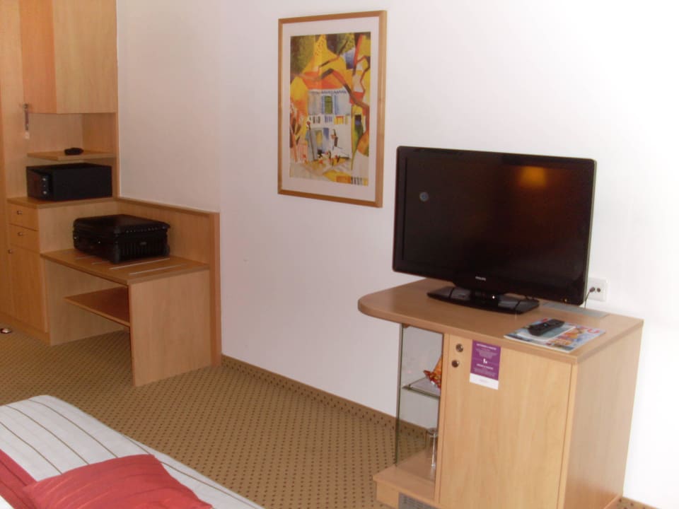 Teilansicht voco Dusseldorf Seestern, an IHG Hotel