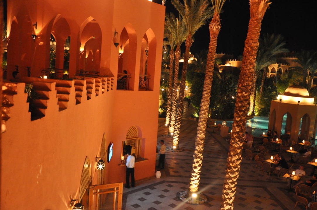 Blick von der Lobbyterrassse zur Jokerclubbar Makadi Palace