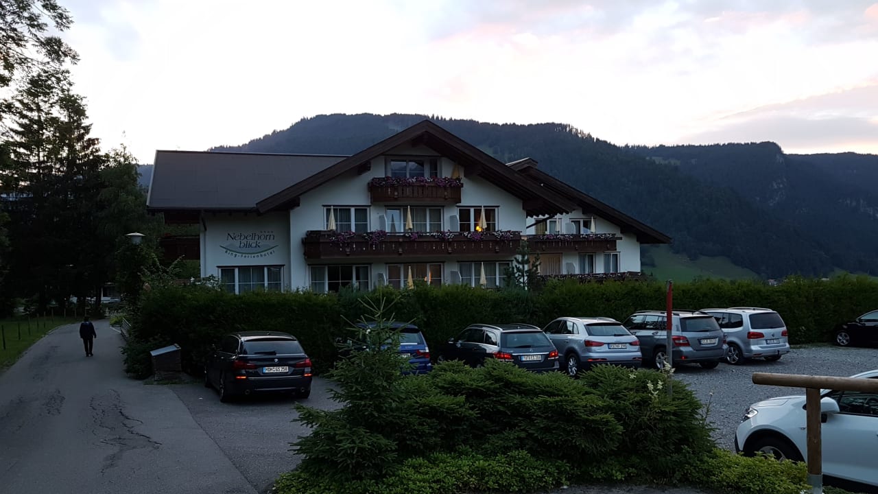 Außenansicht Ringhotel Nebelhornblick