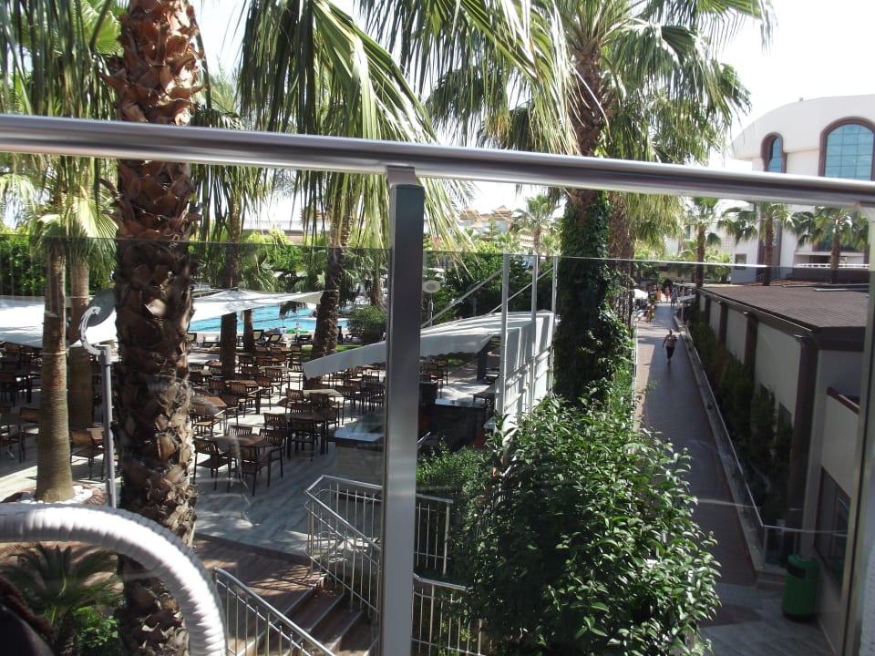 Blick von Lobbybar Hane Family Resort