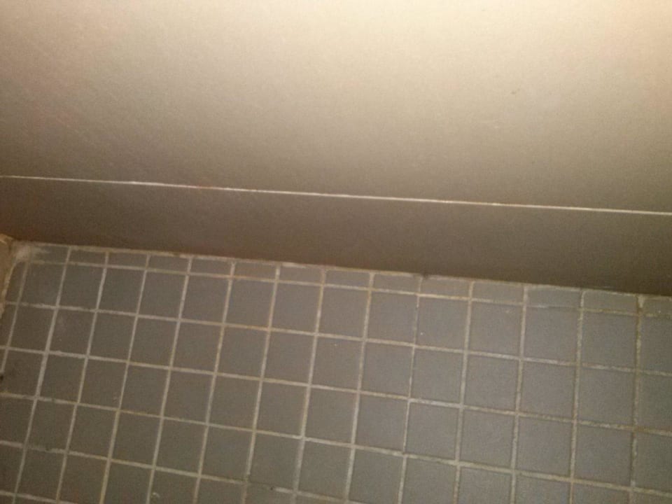 Unsere Dusche, duschen ohne Latschen nicht ratsam Atlantica Mikri Poli Crete