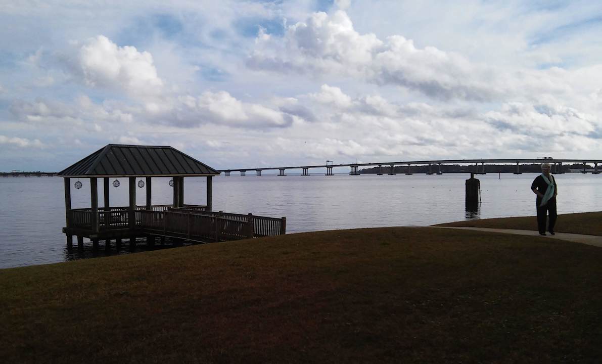 View on the Neuse River Hotel Courtyard by Marriott New Bern