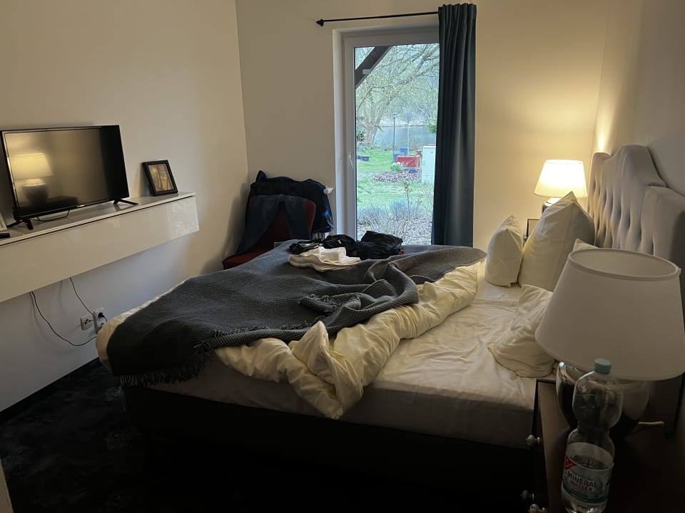 Zimmer Riverside Inn