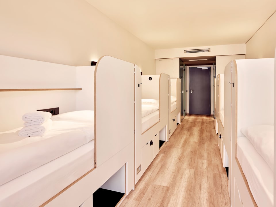 Zimmer Schwabinger Wahrheit by Geisel