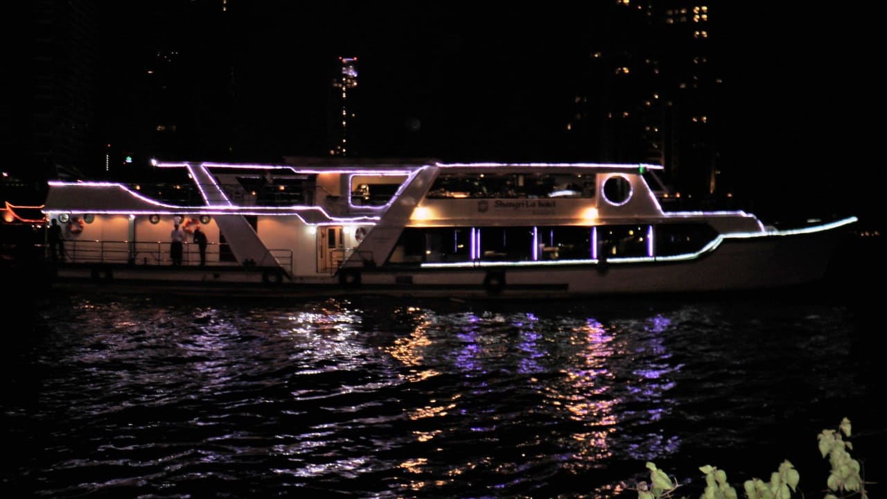 Das Schiff für die Dinnercruise Shangri-La Hotel, Bangkok